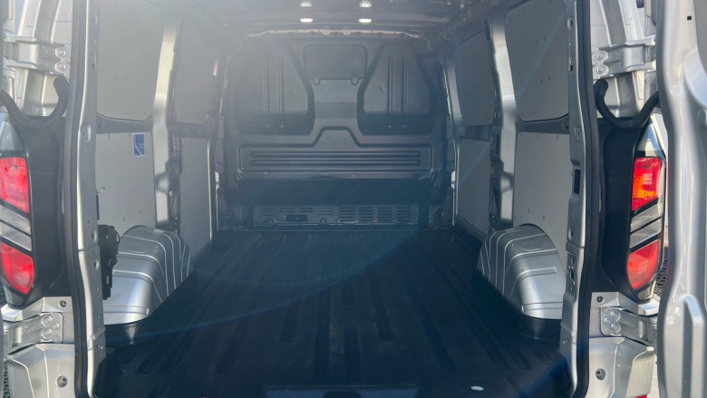 Ford Transit Custom 300 L1 Diesel Fwd 2.0 EcoBlue 136ps H1 Van Limited